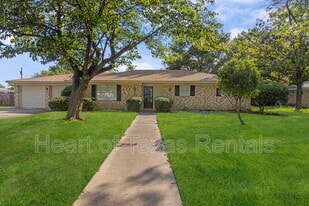 465 Cranbrook Dr in Waco, TX - Building Photo