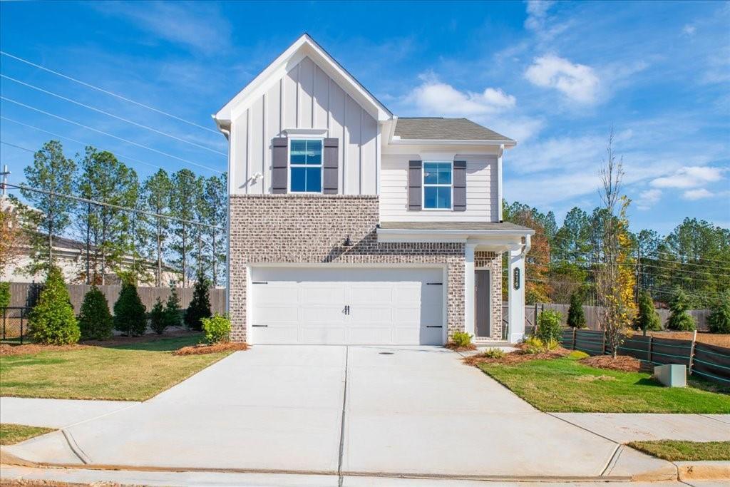 215 Dahlia Dr in Woodstock, GA - Building Photo