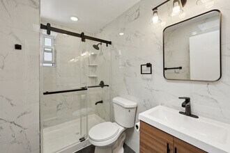 325 7th St in Jersey City, NJ - Building Photo - Building Photo