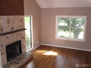 202 Goldmine Ln in Old Bridge, NJ - Building Photo - Building Photo