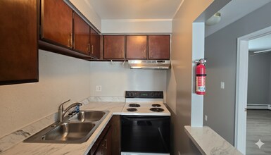 46169 Jefferson Ave, Unit 4 in New Baltimore, MI - Building Photo - Building Photo