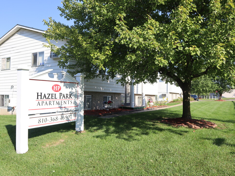 Hazel Park Apartments in Mount Morris, MI - Foto de edificio