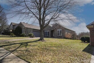 2222 Crosswalk Ln in Newburgh, IN - Foto de edificio - Building Photo