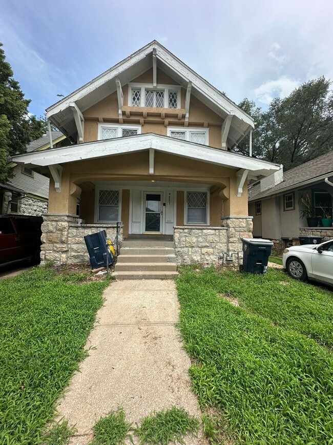 property at 4221 Chestnut Ave