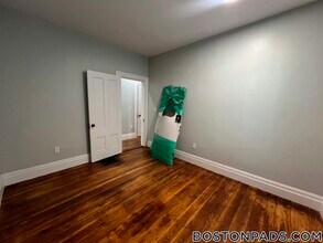49 Forbes St, Unit 1 in Boston, MA - Building Photo - Building Photo