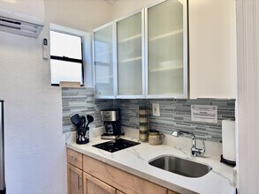 104 Harding St in Hollywood, FL - Building Photo - Building Photo