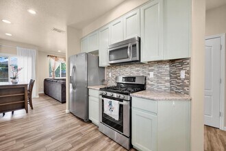 3355 Seymour Ct in West Sacramento, CA - Building Photo - Building Photo