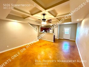 5026 Summit Wood in San Antonio, TX - Foto de edificio - Building Photo