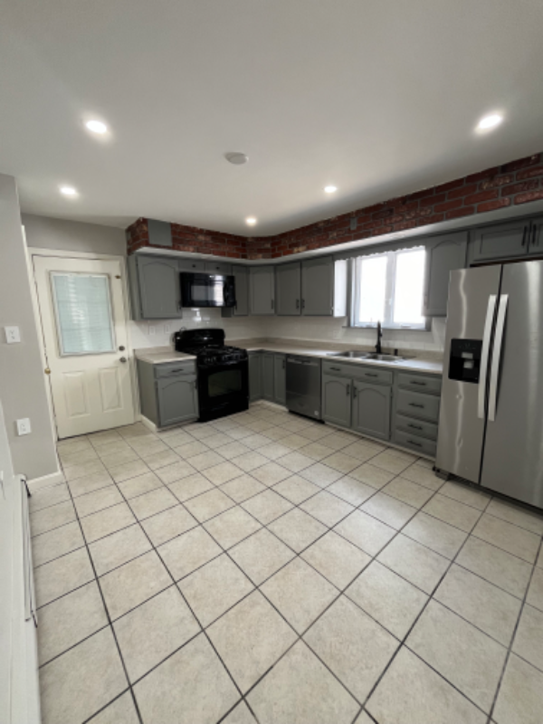 property at 10 Ferry St