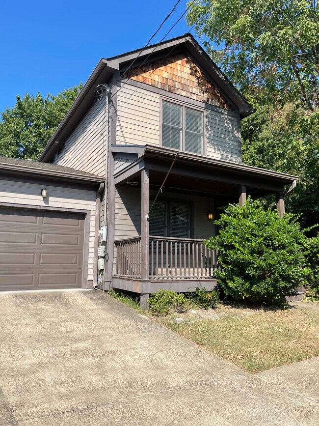 217 37th Ave N in Nashville, TN - Building Photo - Building Photo