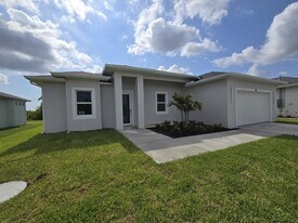 161 Antilla Dr in Rotonda West, FL - Building Photo