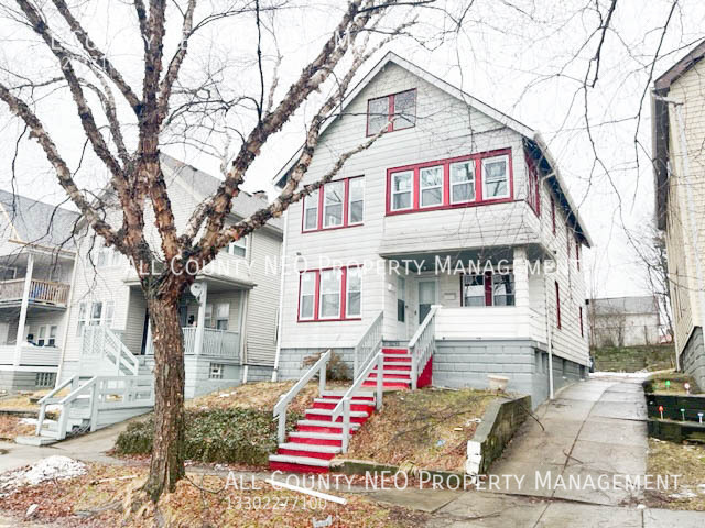 3235 W 121st St in Cleveland, OH - Building Photo - Building Photo