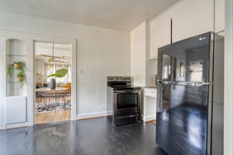 2215 SE Powell Blvd in Portland, OR - Building Photo - Building Photo