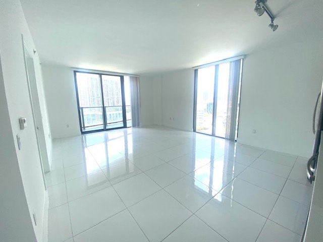 31 SE 6th St, Unit 2102 in Miami, FL - Building Photo - Building Photo