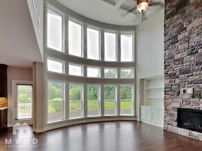 3930 Starwood Dr in Cumming, GA - Foto de edificio - Building Photo