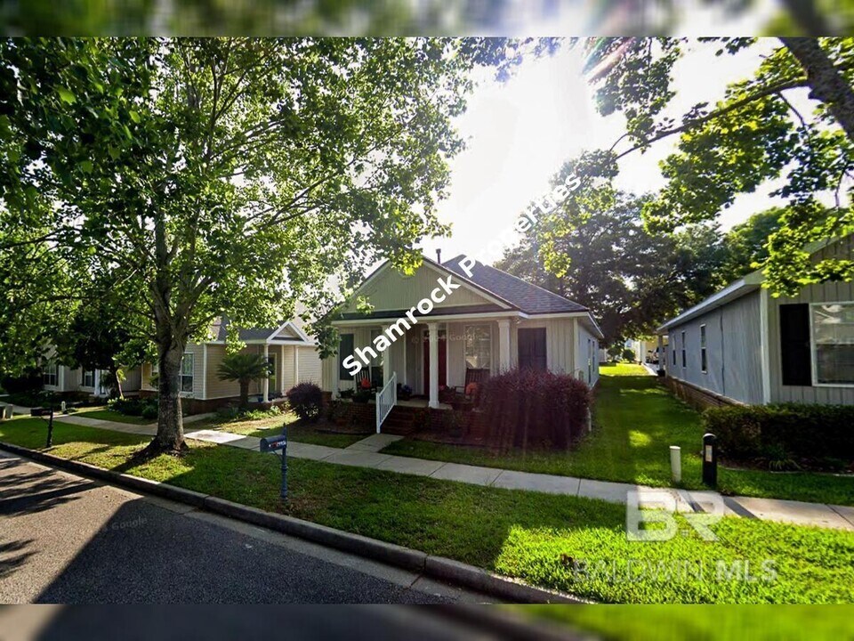 29956 St Barbara St in Daphne, AL - Building Photo