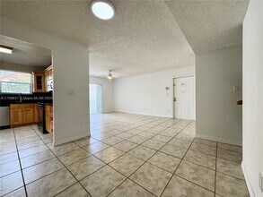 11232 SW 12th St in Pembroke Pines, FL - Building Photo - Building Photo