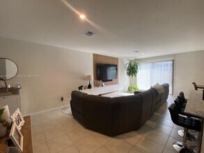 10820 SW 232nd Terrace in Princeton, FL - Building Photo - Building Photo