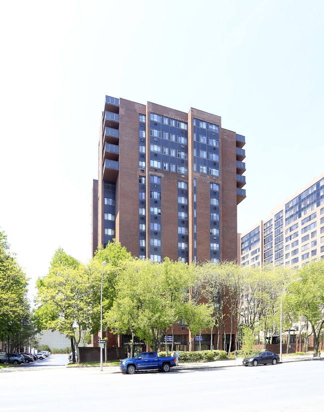 Station Plaza Apartments in White Plains, NY - Building Photo - Building Photo