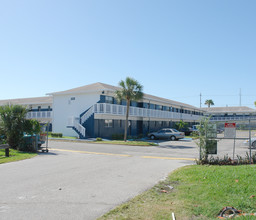 L.A. Lee Terrace Apartments in Fort Lauderdale, FL - Building Photo - Building Photo