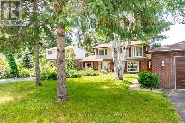 570 Phillip St E in Gravenhurst, ON - Building Photo - Building Photo