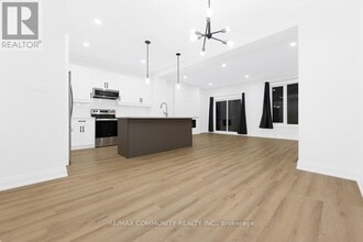 101 Swales Ave in Strathroy-Caradoc, ON - Building Photo - Building Photo