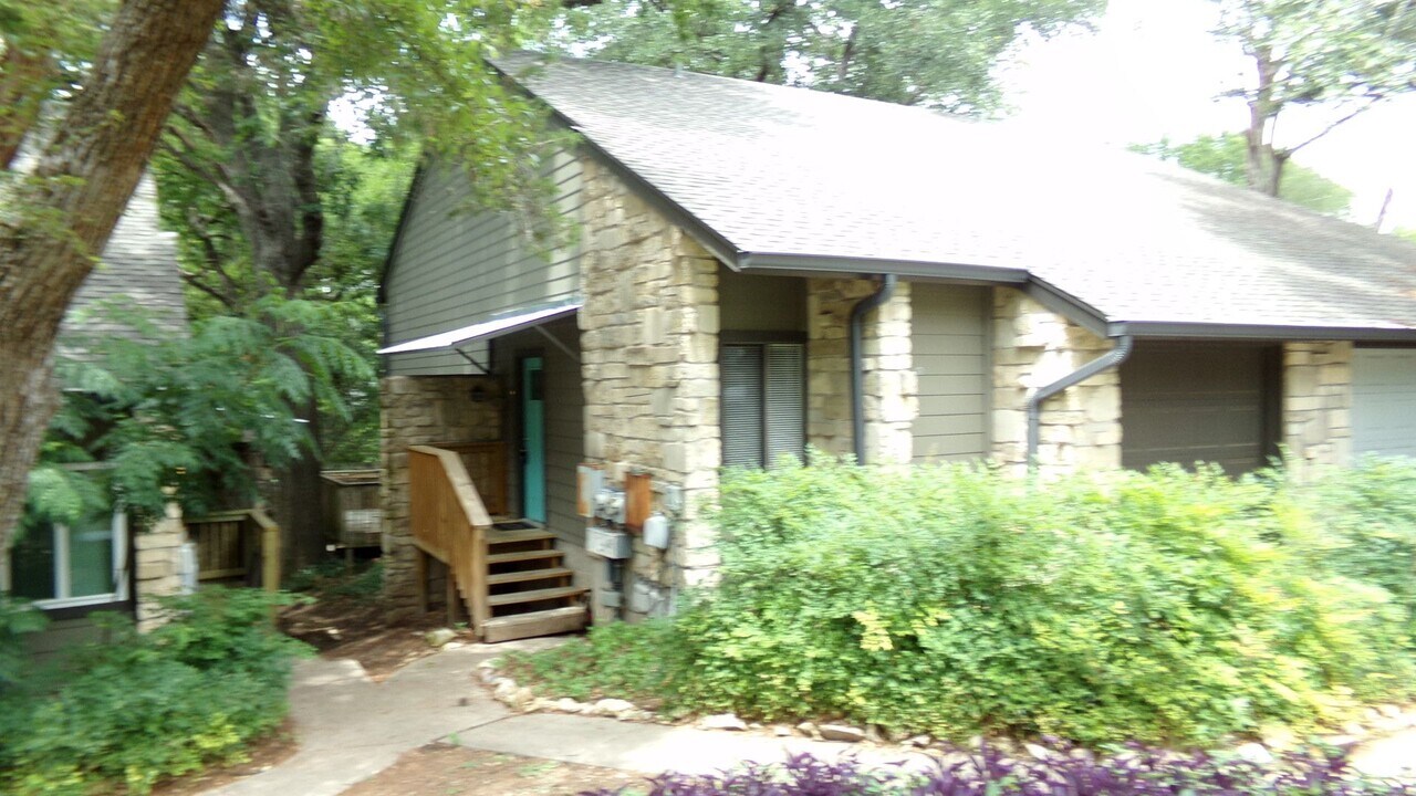 1606 Waterloo Tr in Austin, TX - Building Photo