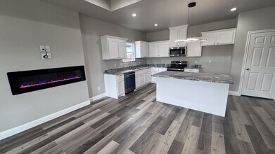 813 Sayle St in Greenville, TX - Building Photo - Building Photo