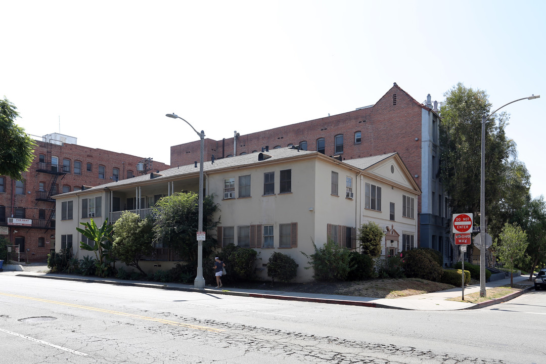 602 S Dunsmuir Ave in Los Angeles, CA - Foto de edificio