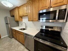 5 Washington St, Unit B2 in Reading, MA - Building Photo