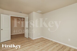 9984 Sarrebourg St in Schertz, TX - Foto de edificio - Building Photo