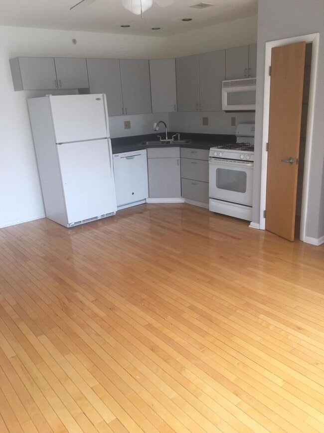 104 S 24th St in Pittsburgh, PA - Building Photo - Building Photo