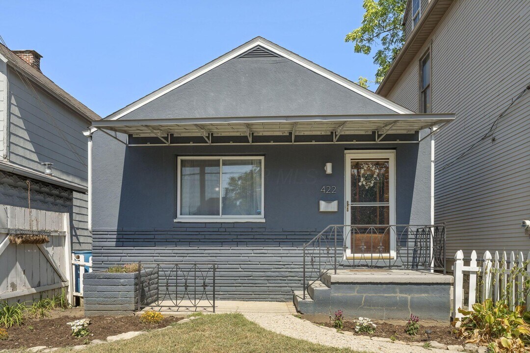 422 E Whittier St in Columbus, OH - Building Photo