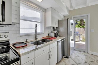 1733 SW 5th Ct in Fort Lauderdale, FL - Building Photo - Building Photo