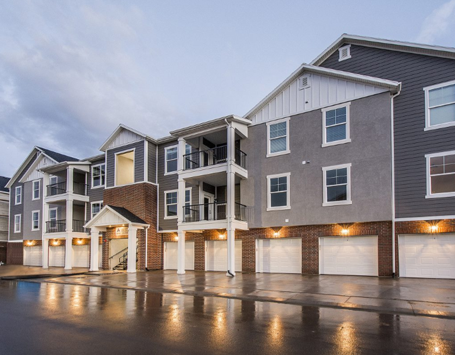 2196 W Main St in Lehi, UT - Building Photo