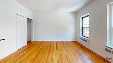 947 1st Ave in New York, NY - Building Photo - Building Photo