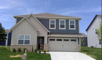 1272 Bristol Pl in Avon, IN - Building Photo