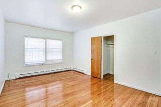 255-265 Merton Rd in Detroit, MI - Building Photo - Interior Photo