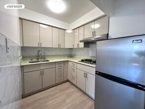 50 Bayard St in New York, NY - Building Photo - Building Photo