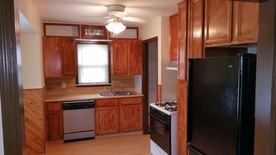 560 Detroit Ave in Lincoln Park, MI - Building Photo - Building Photo