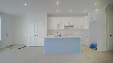 10240-10157 157 St NW in Edmonton, AB - Building Photo - Building Photo