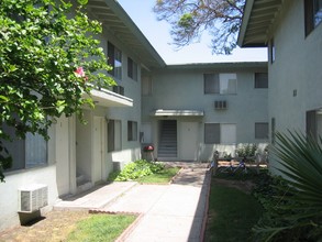 Lanai Village Apartments in Spring Valley, CA - Building Photo - Building Photo