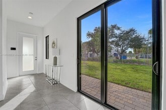 13145 Addilyn Ct in Davie, FL - Foto de edificio - Building Photo