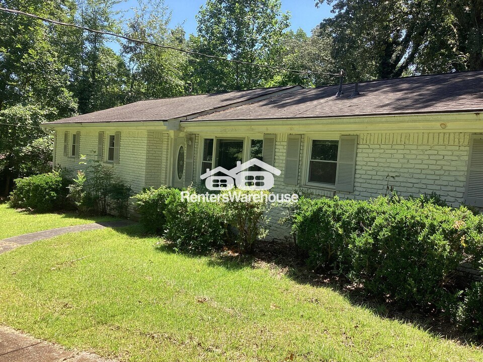 1017 Oakton Dr SW in Marietta, GA - Building Photo