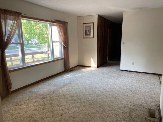 property at 540 E 4th St