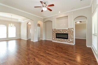 319 W Little Creek Rd in Cedar Hill, TX - Building Photo - Building Photo
