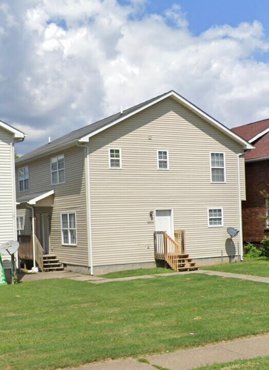 2514 3rd Ave, Unit Half in Huntington, WV - Building Photo