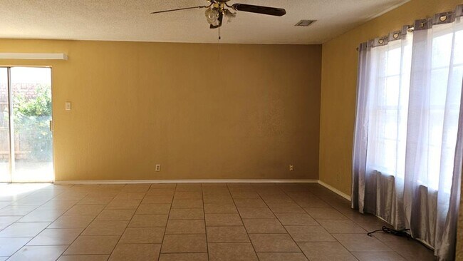 4720 W Cuthbert Ave in Midland, TX - Building Photo - Building Photo