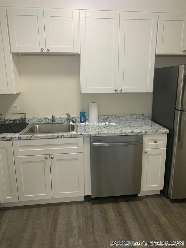 65 Nightingale St in Boston, MA - Building Photo - Building Photo