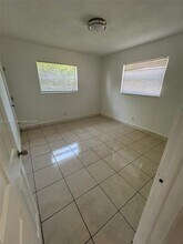 2780 NW 14th St in Fort Lauderdale, FL - Foto de edificio - Building Photo